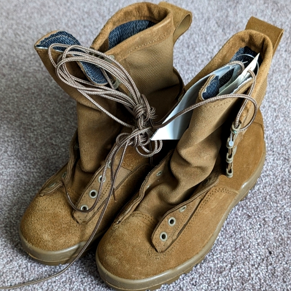 NWT McRae Footwear Mens 4.5w temperate weather boots Army Coyote Brown